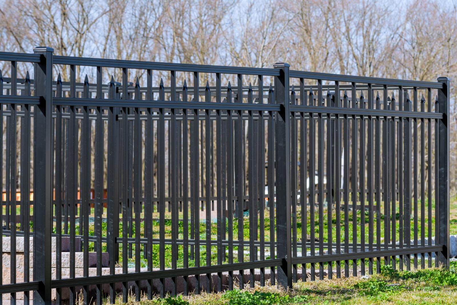 Palisade fencing